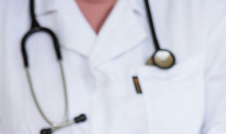 Πώς και από ποιους βγήκε το παρατσούκλι «κομπογιαννίτες γιατροί»