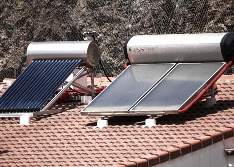 Πράσινο φως για όλους στο «Αλλάζω θερμοσίφωνα»: Τι περιλαμβάνει η καθολική επιδότηση