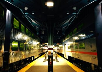 Νέα τρένα, παλιές εκκρεμότητες: Η Αθήνα πιέζει για αλλαγές πριν το 2027