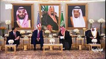 Σαουδική Αραβία: Ο Τραμπ ξεκινά περιοδεία στον Κόλπο αναζητώντας σημαντικές οικονομικές συμφωνίες