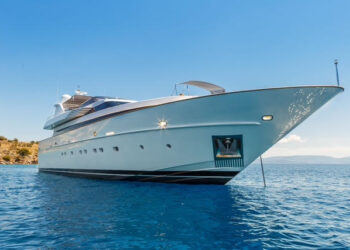 Η Ελλάδα παγκόσμια πρώτη στις ναυλώσεις πολυτελών σκαφών αναψυχής – Πάνω από την Κυανή Ακτή: Πώς κινείται η ζήτηση φέτος