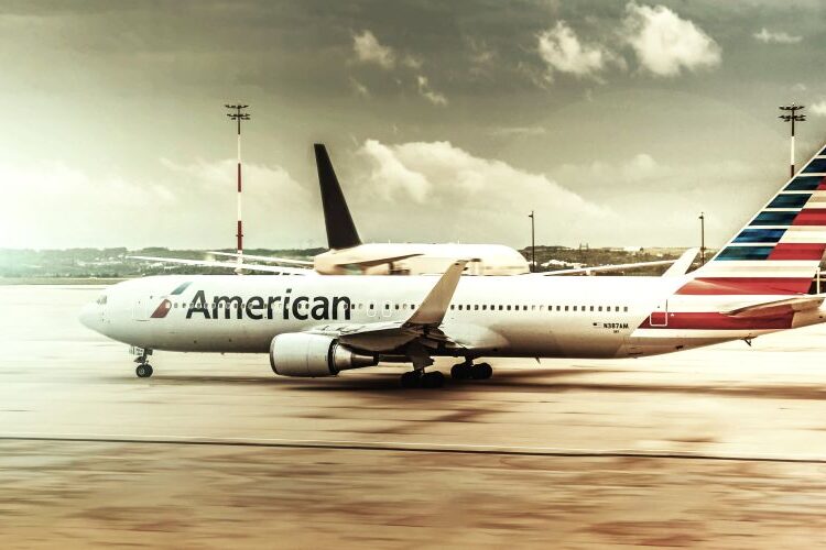 Η American Airlines «προσγειώνεται» στην Αθήνα: Νέο δρομολόγιο προς Σάρλοτ και ρεκόρ πτήσεων