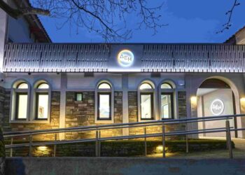 ΔΕΗ: Πάνω από 50 νέα καταστήματα με ψηφιακές εμπειρίες και Fiber Internet