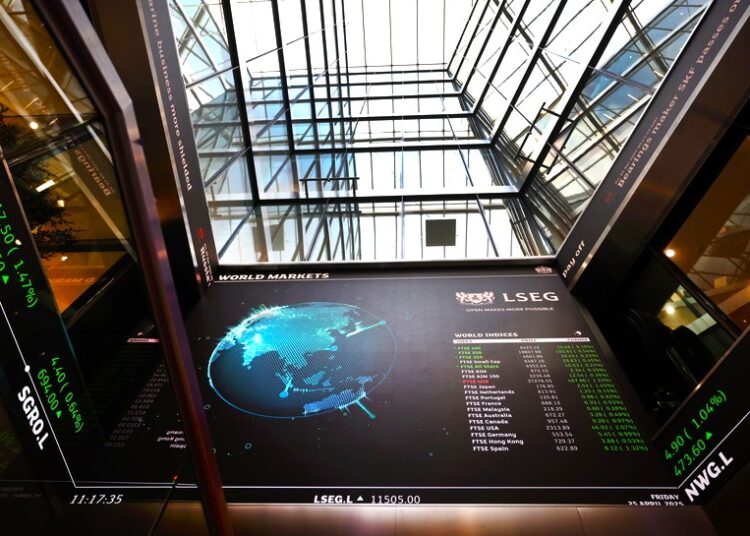 Υποχωρούν οι ευρωαγορές μετά το ράλι: Πιέσεις στην τεχνολογία, στήριξη από real estate