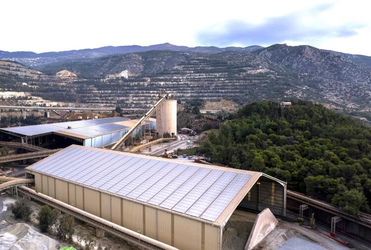 ΗΡΑΚΛΗΣ: Σε λειτουργία ο φωτοβολταϊκός σταθμός στο εργοστάσιο του Βόλου