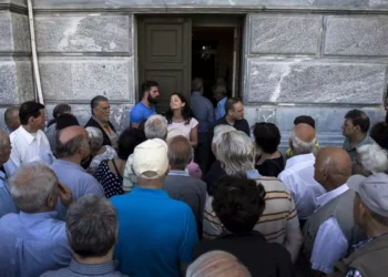 «Η μαύρη επέτειος των capital controls του Τσίπρα – Ουρές για 20€»
