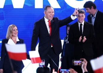 Ναβρότσκι πρόεδρος Πολωνίας με 50,89% – Νίκη των εθνικιστών, προβληματισμός στην ΕΕ