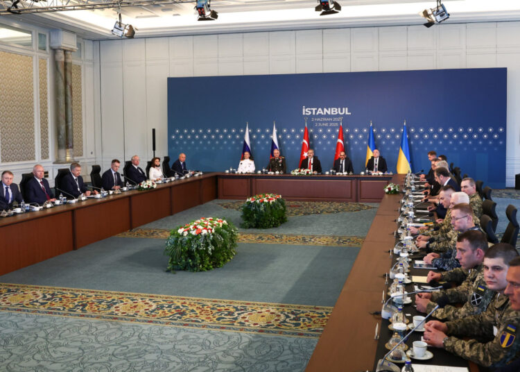 TASS – Κωνσταντινούπολη: Ολοκληρώθηκαν μέσα σε μια ώρα οι συνομιλίες Ρωσίας  –  Ουκρανίας