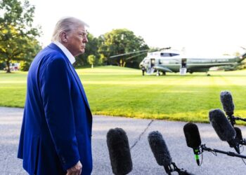 «Όχι» στην αλλαγή καθεστώτος στο Ιράν λέει ο Τραμπ πριν τη σύνοδο ΝΑΤΟ