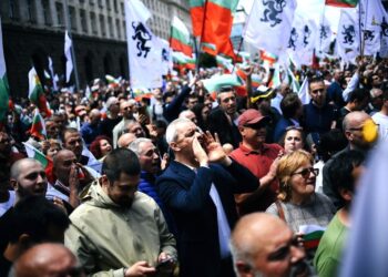 Διχασμένη η Βουλγαρία για το ευρώ: Μαζικές πορείες στη Σόφια και μεγάλες πόλεις