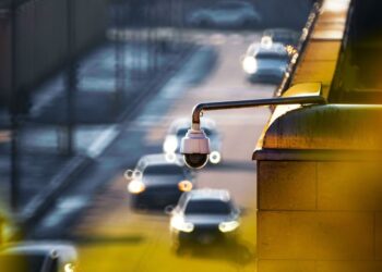 Οδική ασφάλεια με τεχνητή νοημοσύνη: Τι αλλάζει από το 2025