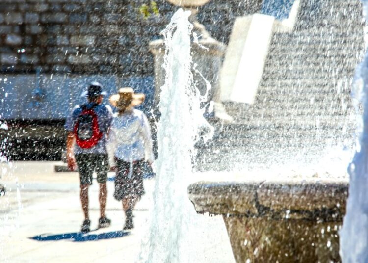 Ιούλιος με ακραίο καύσωνα: Το 93% των σεναρίων δείχνει θερμή απόκλιση