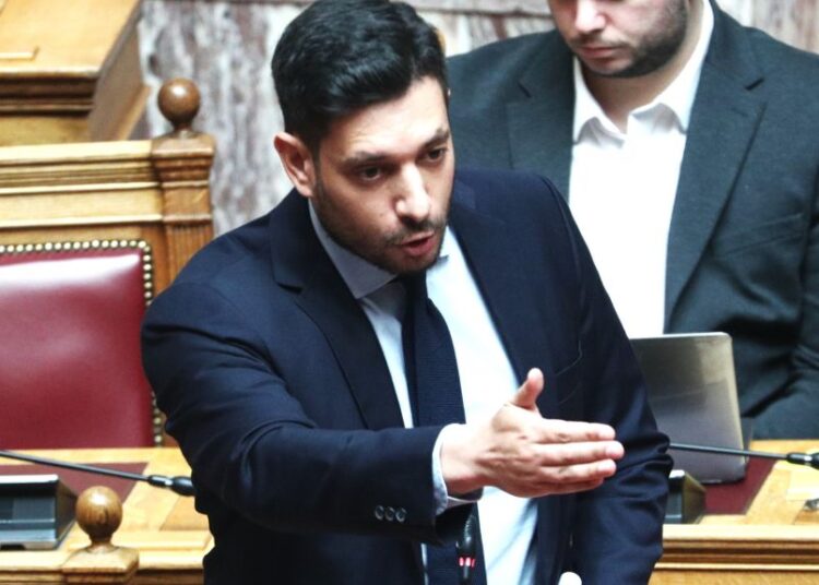 Βουλή: Πολιτική σύγκρουση για την επιδότηση των ταξί τα Σαββατοκύριακα: Αντεγκλήσεις, βίντεο και αιχμές περί «χαβαλέ»