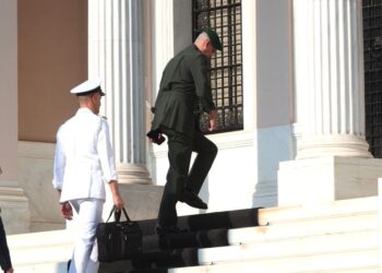 Σε «κόκκινο συναγερμό» η Αθήνα: Έκτακτη συνεδρίαση ΚΥΣΕΑ και ταξιδιωτικές οδηγίες για Μέση Ανατολή