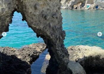 Rhode: To beauty brand της Hailey Bieber του 1 δισ. δολαρίων και η διαφήμιση της Ελλάδας