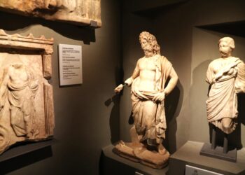 Λιγότεροι επισκέπτες, περισσότερα έσοδα: Το «παράδοξο» των ελληνικών μουσείων