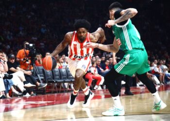 Στον «πάγκο» ο 3ος τελικός Παναθηναϊκού-Ολυμπιακού:  Συνάντηση Βρούτση με ιδιοκτήτες ΚΑΕ