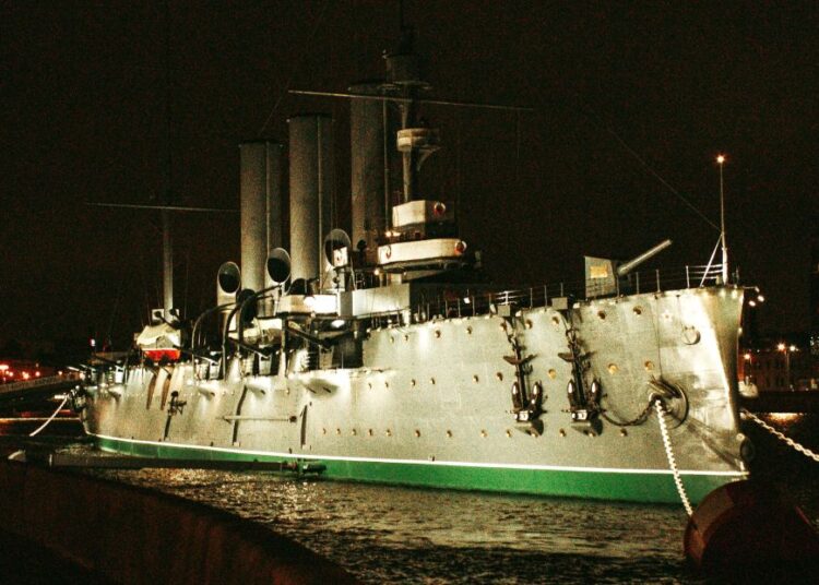 Η Ρωσία στήνει ναυτική υπερδύναμη με 222 πολεμικά και 79 υποβρύχια