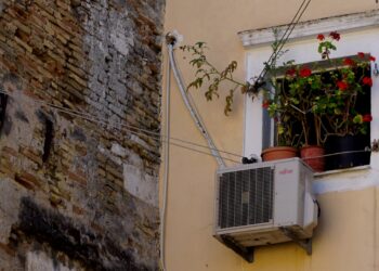 Πώς να χρησιμοποιείτε έξυπνα το air condition χωρίς να «καίτε» το πορτοφόλι