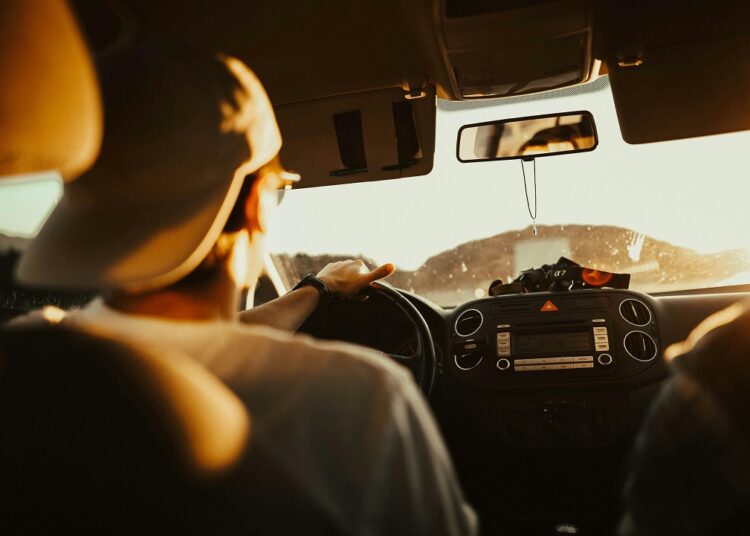 Τι δεν πρέπει να αφήνεις μέσα στο αυτοκίνητο το καλοκαίρι