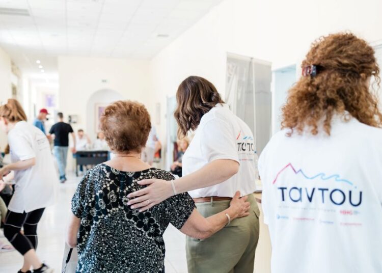 Υγεία χωρίς σύνορα: Το πρόγραμμα «Παντού» του HHG ταξιδεύει στη Μήλο