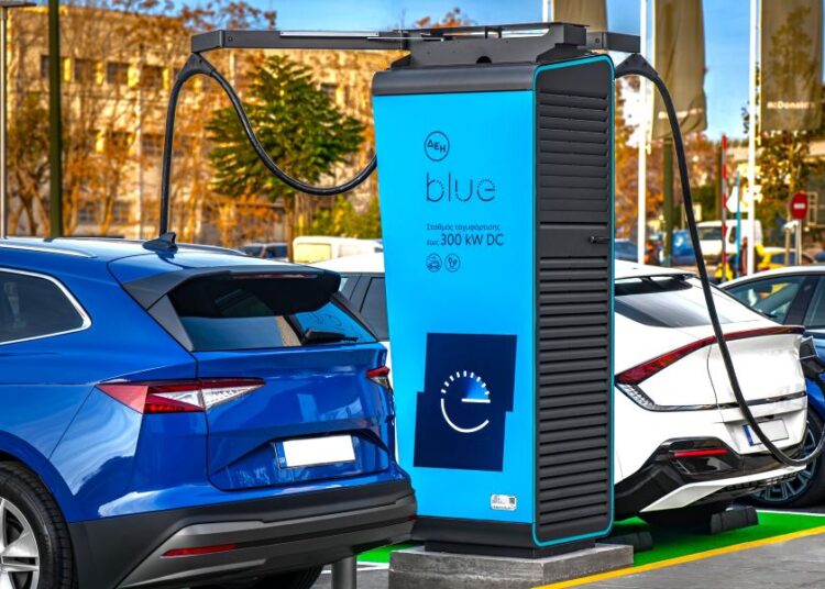 BlueRoute 3E: Η ΔΕΗ στη γραμμή της πράσινης μετάβασης με υπερταχυφορτιστές