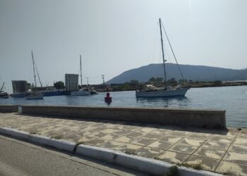 Λευκάδα: Παρατείνεται η ακινησία της πλωτής γέφυρας – Κλειστός ο δίαυλος για πέμπτη μέρα