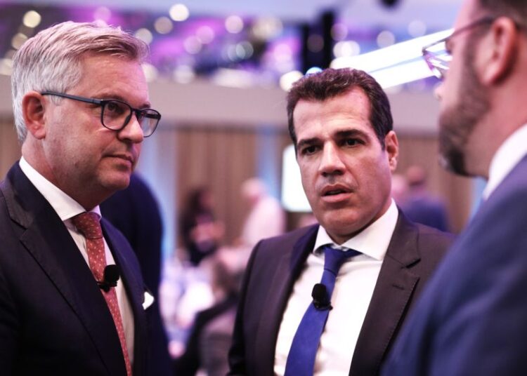 Λιβύη Vs ΕΕ: Η κόντρα πίσω από την απέλαση Μπρούνερ και Πλεύρη από τη Βεγγάζη