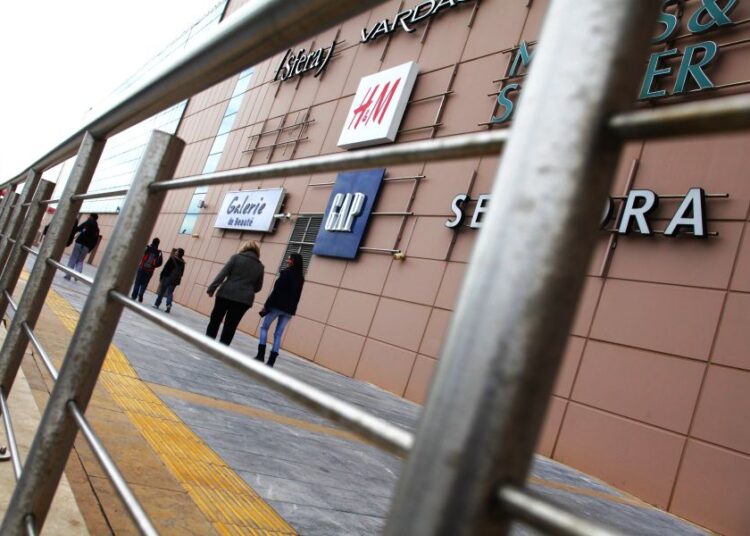 Ερμού-Κολωνάκι: Το νέο πεδίο μάχης της μόδας και της πολυτέλειας