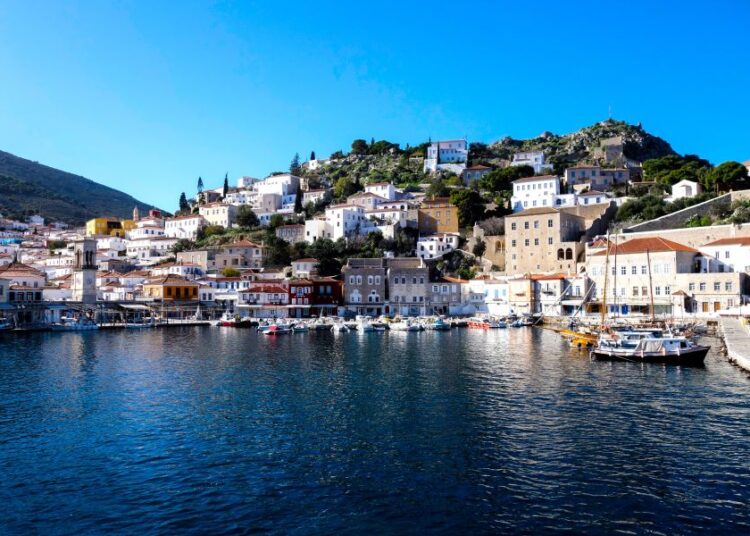 Μέσω gov.gr υποβάλλονται οι αιτήσεις για αποβίβαση οχημάτων στην Ύδρα