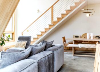 Greece STR Boom: Από Σαντορίνη ως εναλλακτικούς προορισμούς, κορυφαίες επιδόσεις για Airbnb