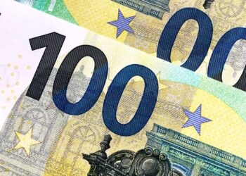 Επίδομα 100 ευρώ με… αξιολόγηση: Τι ισχύει για τις πληρωμές