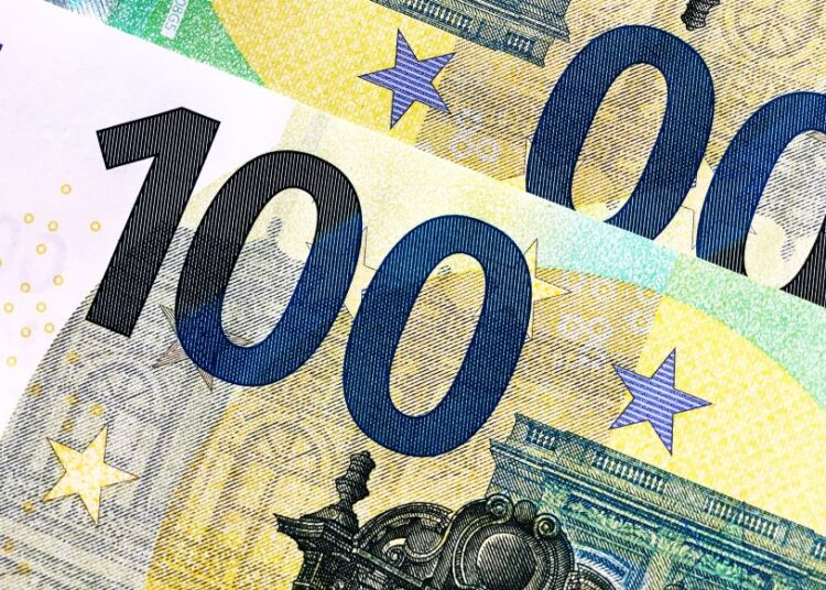 Επίδομα 100 ευρώ με… αξιολόγηση: Τι ισχύει για τις πληρωμές