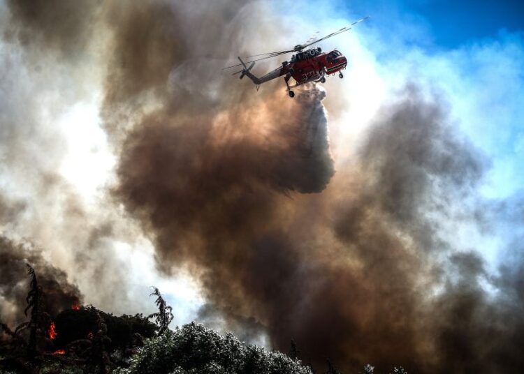 Συναγερμός στο Κορωπί: Εκκενώσεις σε Άγιο Δημήτριο και Γαλάζια Ακτή – Μεγάλη κινητοποίηση