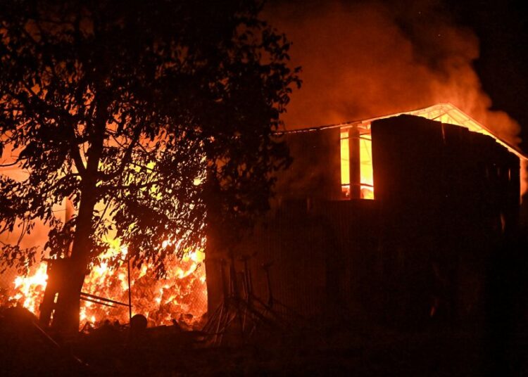 Βελτιωμένη η εικόνα της πυρκαγιάς στον Φενεό Κορινθίας: Χωρίς ενεργό μέτωπο