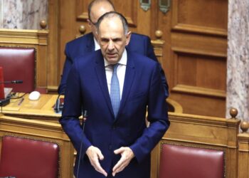 «Όχι σε ανοιχτά σύνορα»: Ηχηρό μήνυμα Γεραπετρίτη για μεταναστευτικό και… Βενιζέλο