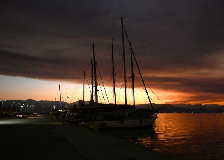 Βελτιωμένη η εικόνα της πυρκαγιάς στον Φενεό Κορινθίας: Χωρίς ενεργό μέτωπο