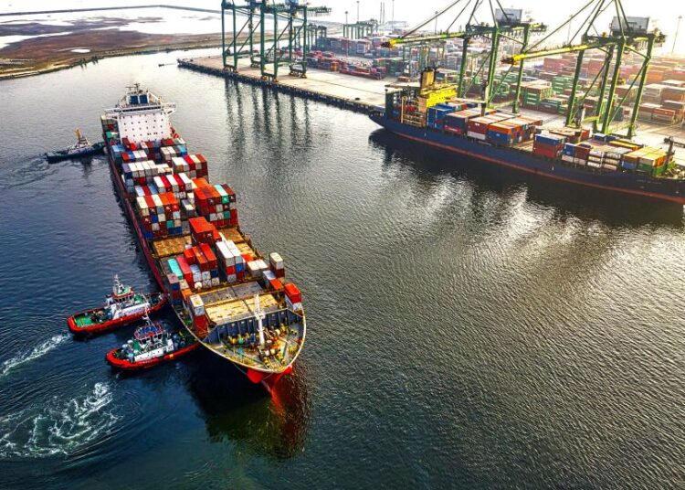 Η Ρωσία «κλειδώνει» τα λιμάνια της: Απαιτεί άδεια από FSB για τον ελλιμενισμό ξένων πλοίων