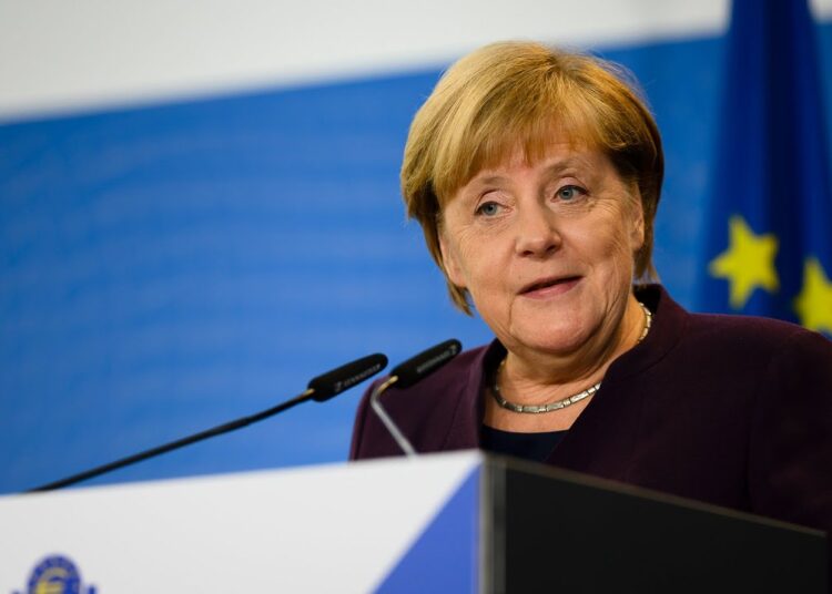 Μέρκελ για Grexit: Τρισέ και Σαρκοζί διαφωνούσαν, o Σόιμπλε σας ήθελε εκτός ΕΕ