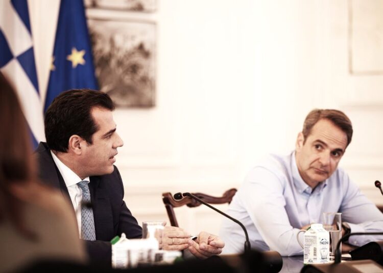 Μητσοτάκης-Πλεύρης: Έκτακτη σύσκεψη μετά το διπλωματικό ναυάγιο στη Λιβύη