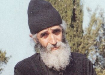 Ο Άγιος Παΐσιος και οι προφητείες του: Η πνευματική κληρονομιά ενός αγιορείτη μοναχού