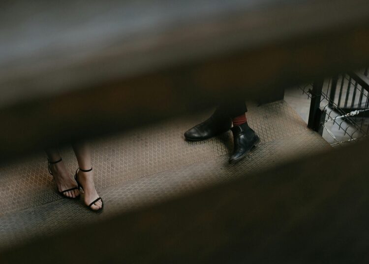 Οι συμβουλές μιας κόρης πράκτορα: Τι έμαθε για την ασφάλεια και τι δεν θα έκανε ποτέ