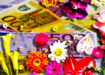 Η οικονομία «ανθίζει»: Πρωτιά Ελλάδας στη μείωση χρέους και έκρηξη ξένων επενδύσεων