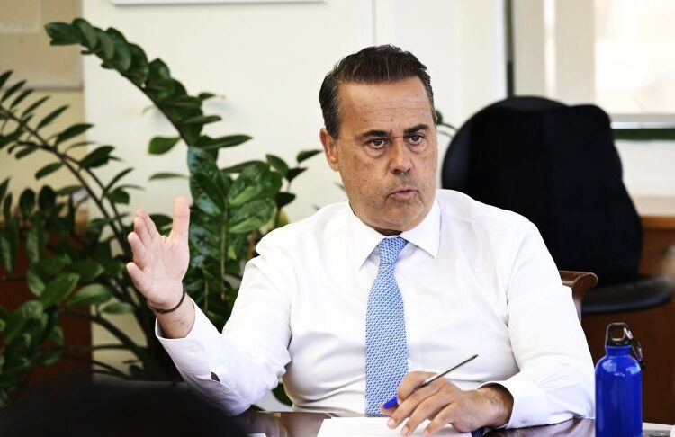 Καύσωνας χωρίς blackout: Τι αποφασίστηκε στη σύσκεψη του ΥΠΕΝ