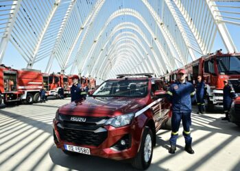 Ενίσχυση Πυροσβεστικού Σώματος με νέες δυνάμεις: Παρών ο πρωθυπουργός και Επίτροπος ΕΕ