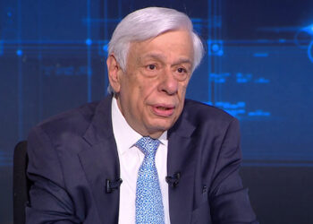 Παυλόπουλος για το 2015: «Η Μέρκελ λέει τη μισή αλήθεια για το πρόγραμμα διάσωσης της Ελλάδας»