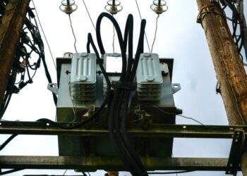 «Ηλεκτροσόκ» στα νησιά: Έκρηξη ρευματοκλοπών με ζημιές εκατομμυρίων – Το σχέδιο του ΥΠΕΝ