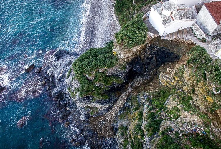 Σκόπελος: Από το Mamma Mia στην Vogue – Το πράσινο νησί που μαγεύει (φωτό)