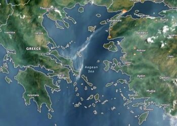 Καπνός από τη Βορειοδυτική Τουρκία «πνίγει» το Αιγαίο: Τι καταγράφει το AtmoHub