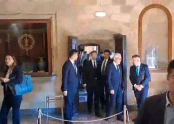 Στη Ρόδο ο πρωθυπουργός της Λαϊκής Δημοκρατίας της Κίνας Λι Τσιάνγκ  – Συνάντηση με τον Κωστή Χατζηδάκη